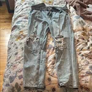 Distressed Light Blue acid mom Jeans